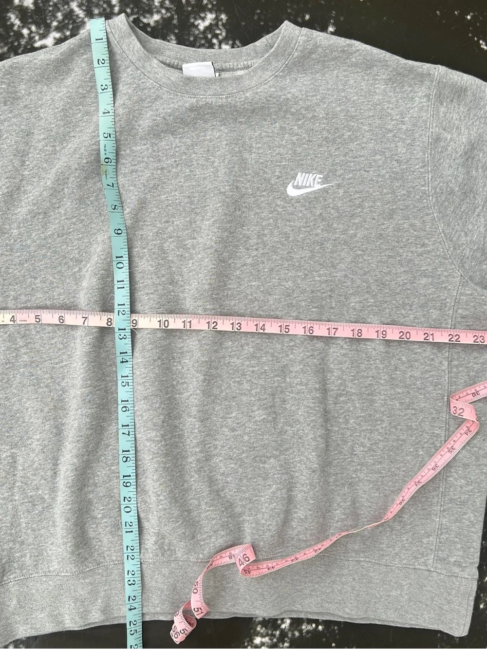 Nike Men's L Regular Gray Solid Fleece Crew Neck Pullover Logo Sweatshirt